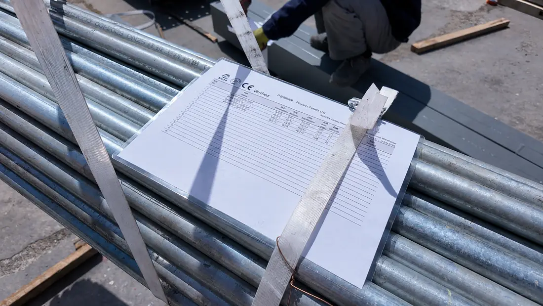 Product details list on packed steel pipes